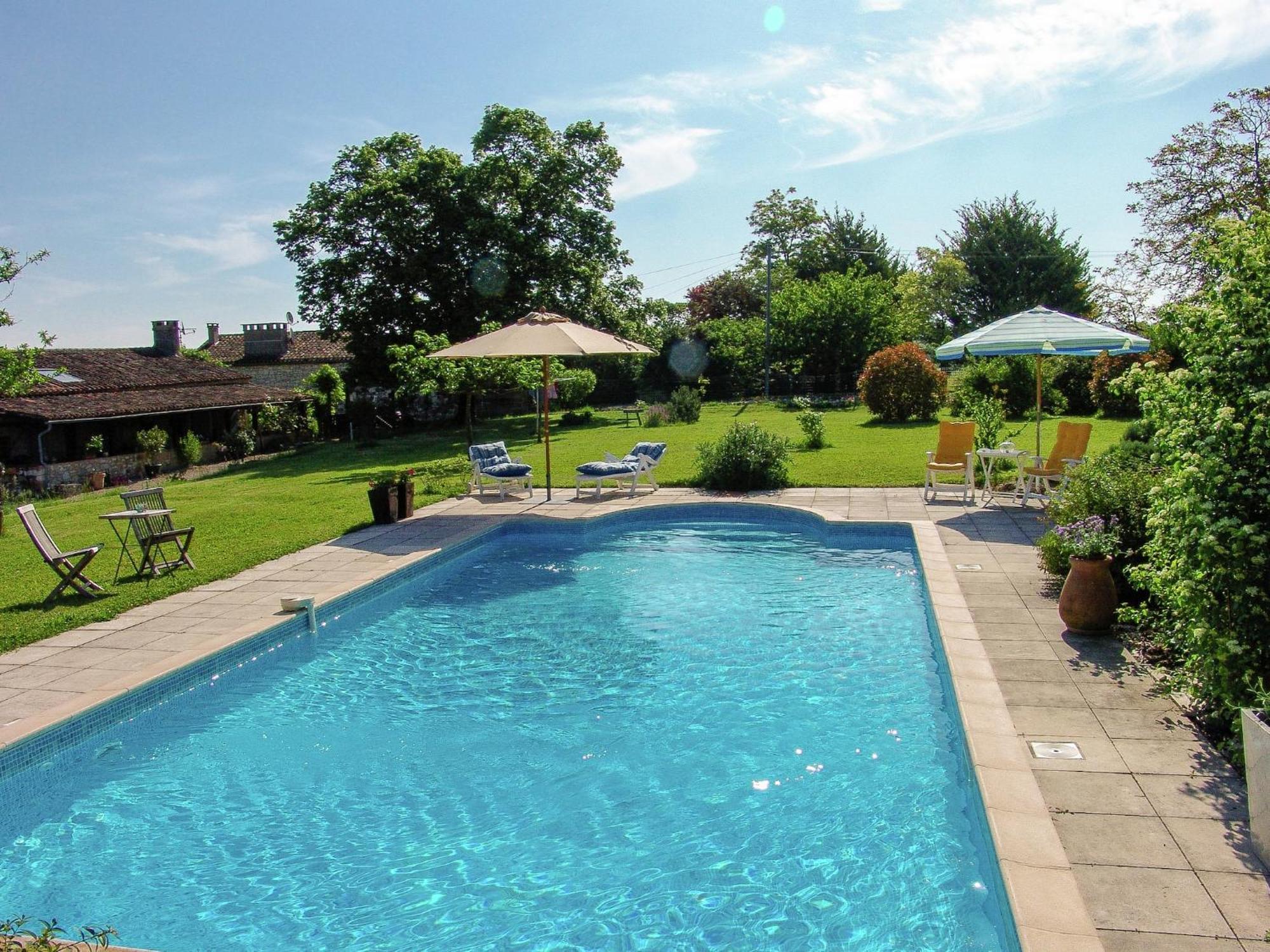 Snug Cottage In Saint Eutrope De Born With Pool Extérieur photo
